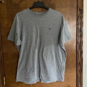 AMERICAN EAGLE - Gray T-shirt size LARGE